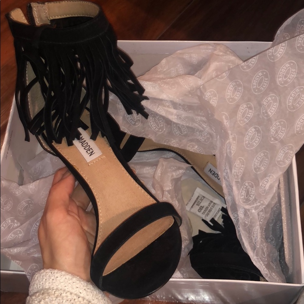 Brand new Steve Madden heels !!